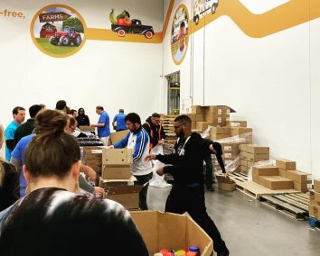 Dallas SEO Dogs volunteers at North texas Food Bank